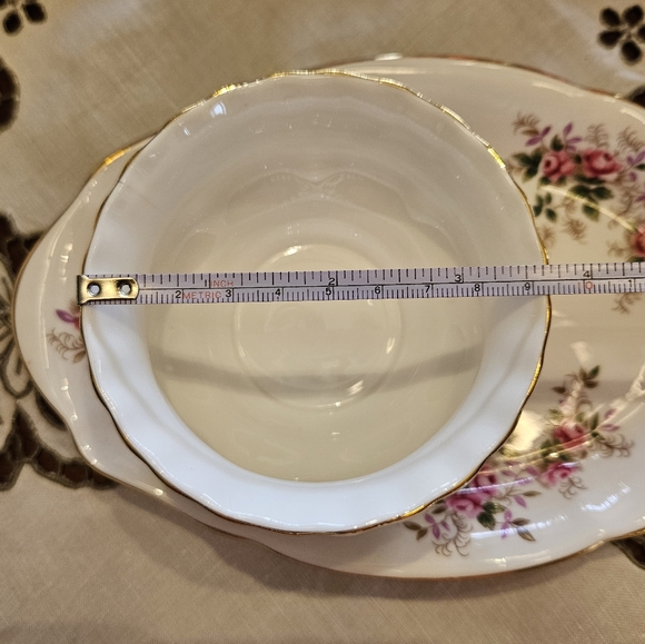 3pc "Lavender Rose" Cream and Sugar with Tray, by Royal Albert. - Picture 7 of 10